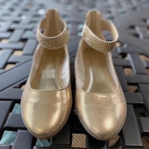 New Nine West girls champagne shoes size 5